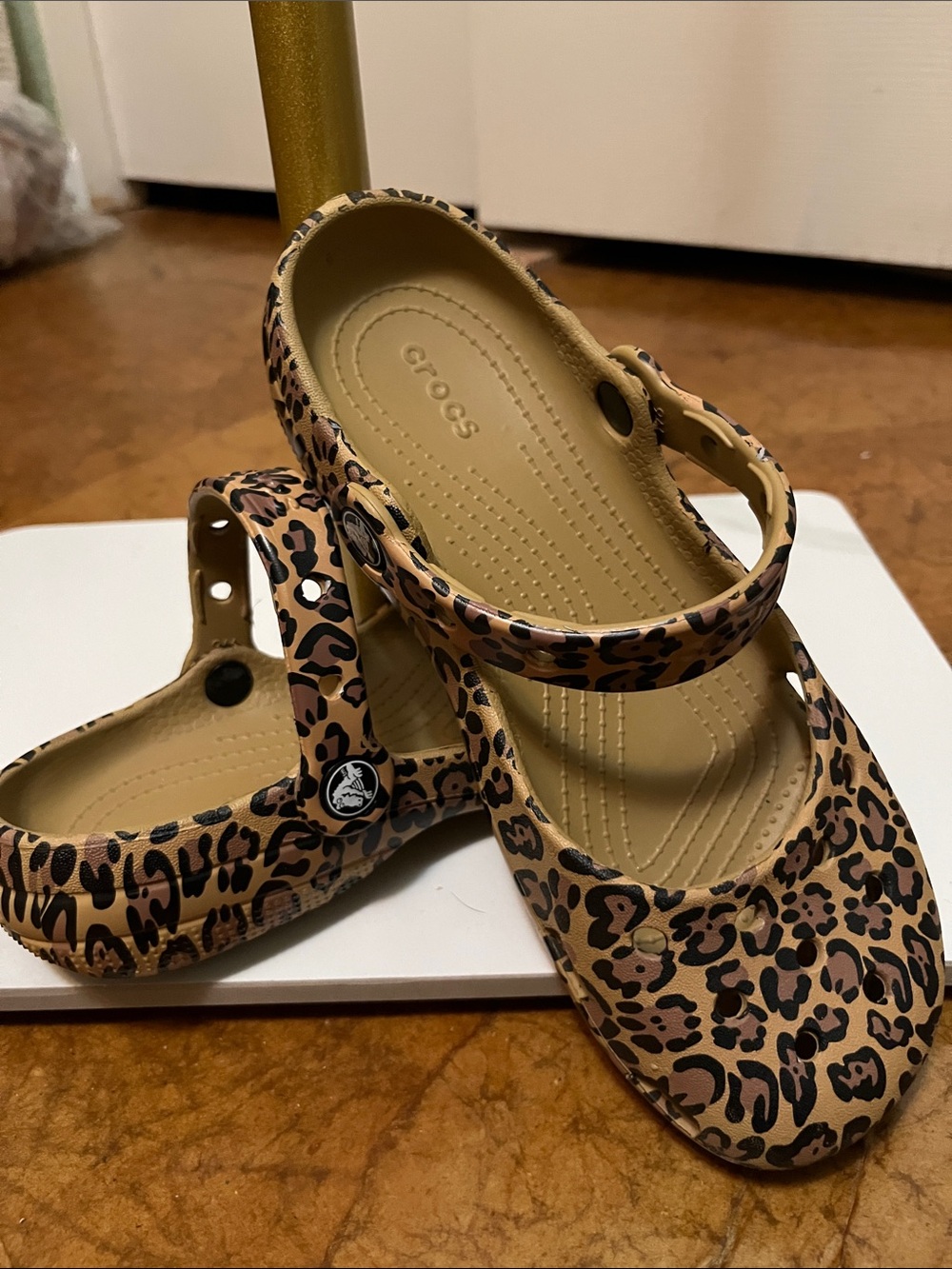 CROCS Classic Animal Ballet Sz 6 women’s NEW